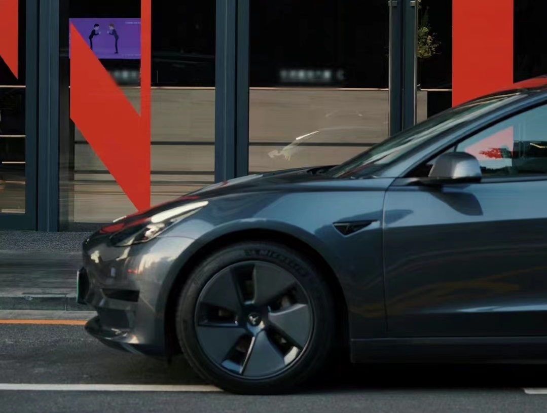 马斯克:特斯拉无人驾驶技术将在年底前准备就绪